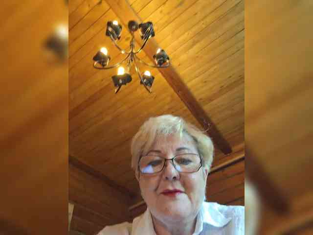 KarinkaSweet webcam