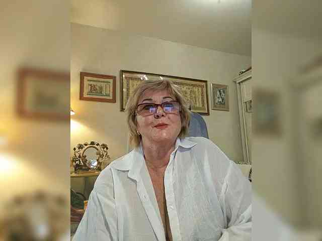 KarinkaSweet webcam