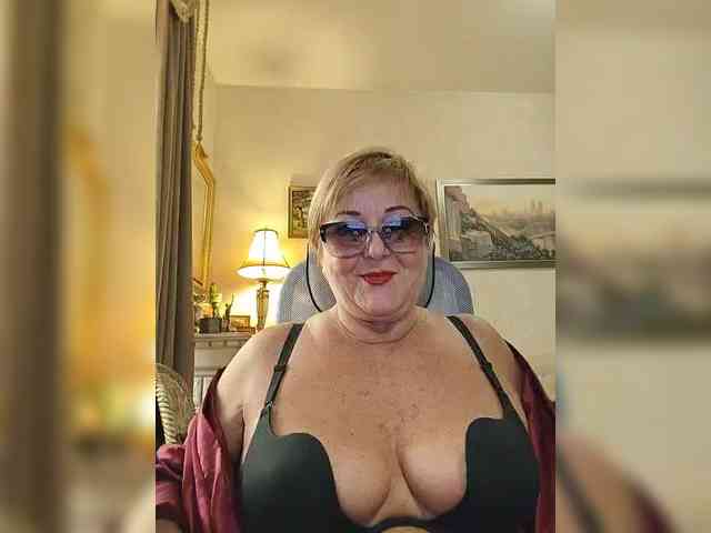 KarinkaSweet webcam