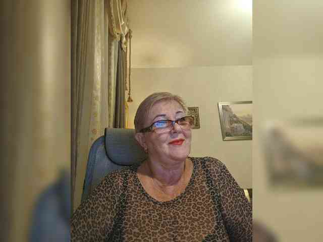 KarinkaSweet webcam