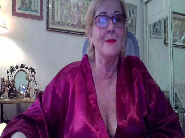 KarinkaSweet webcam