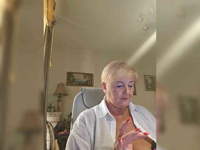 KarinkaSweet webcam