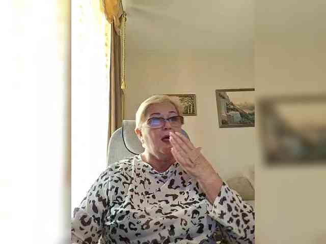 KarinkaSweet webcam