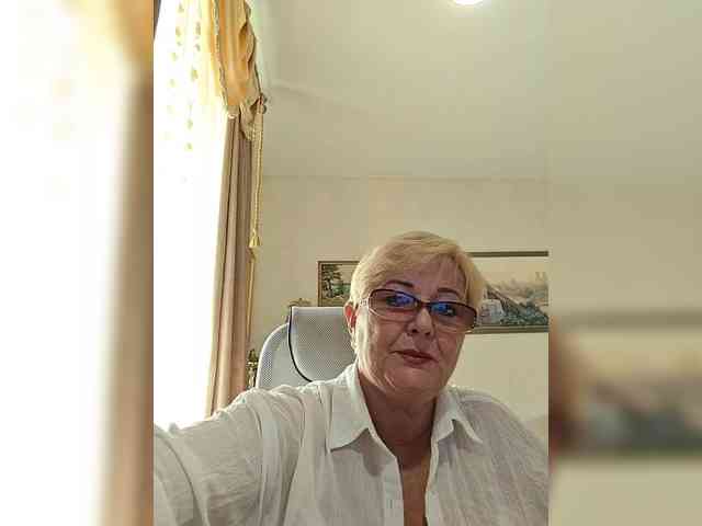KarinkaSweet webcam