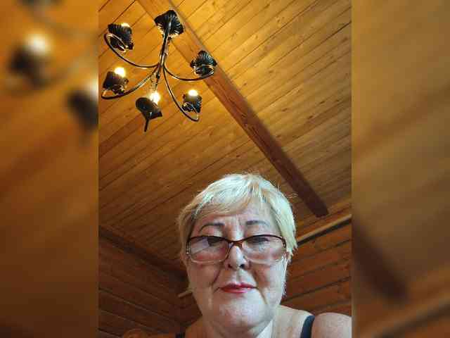 KarinkaSweet webcam