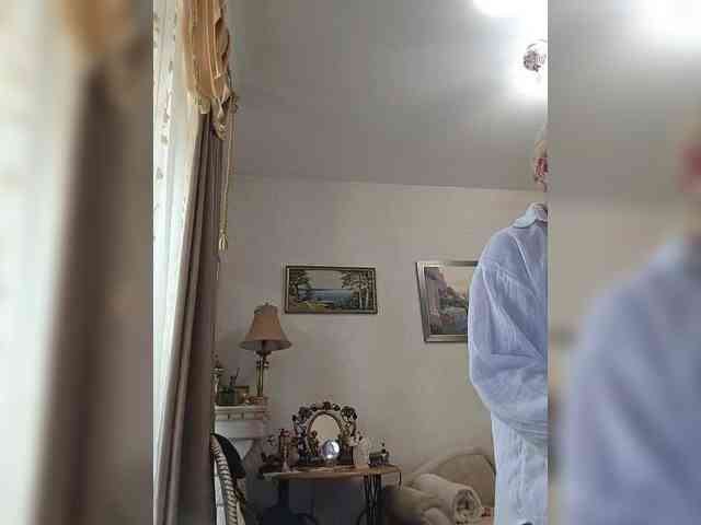 KarinkaSweet webcam