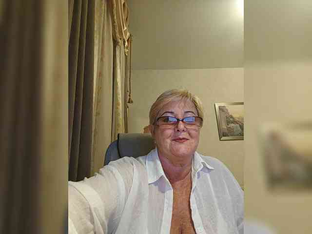 KarinkaSweet webcam