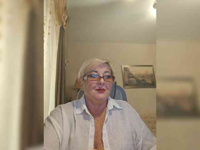 KarinkaSweet webcam