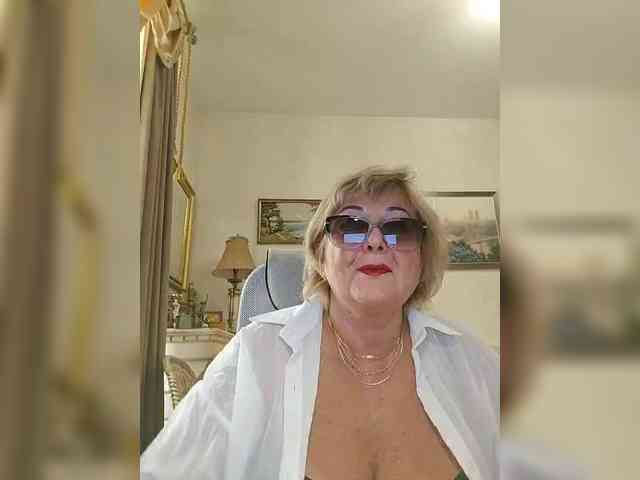 KarinkaSweet webcam