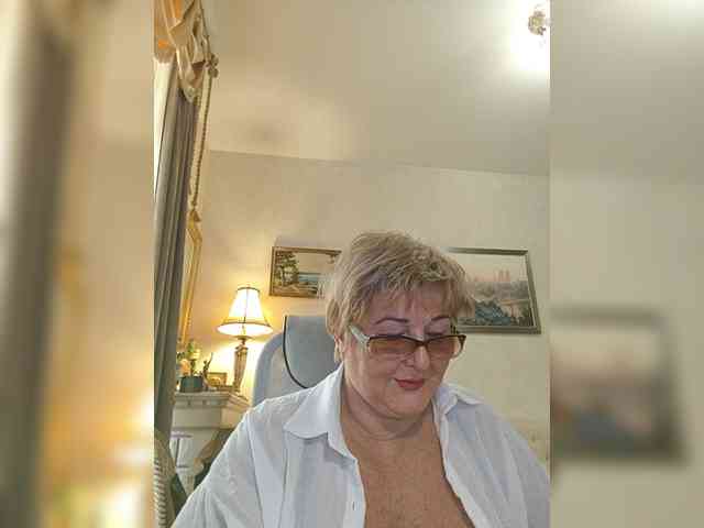 KarinkaSweet webcam