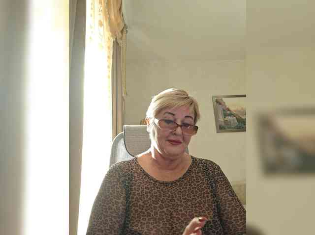 KarinkaSweet webcam