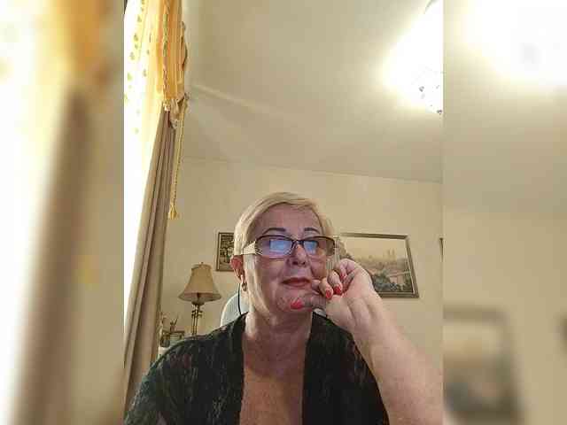 KarinkaSweet webcam