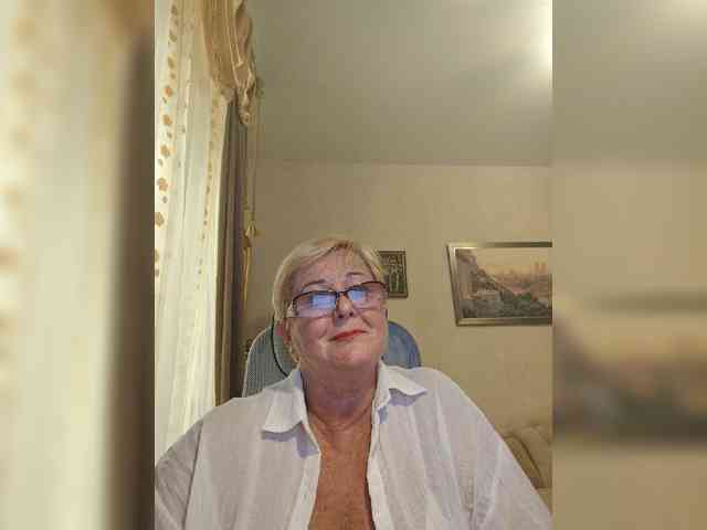 KarinkaSweet webcam