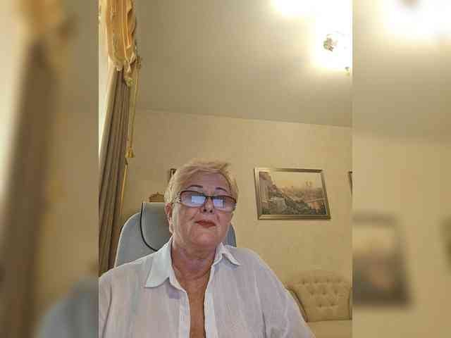 KarinkaSweet webcam