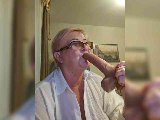 KarinkaSweet webcam