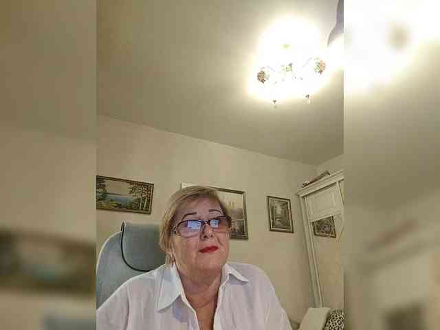 KarinkaSweet webcam