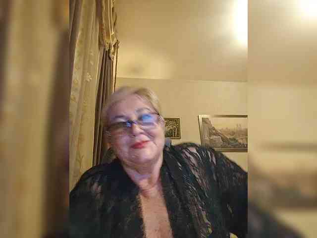 KarinkaSweet webcam