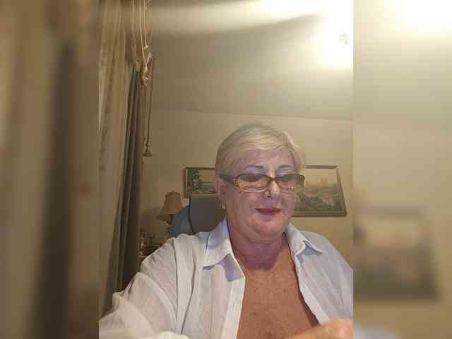KarinkaSweet webcam