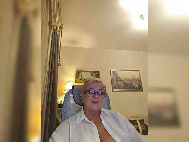 KarinkaSweet webcam