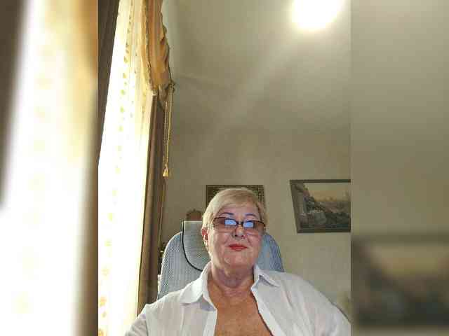 KarinkaSweet webcam