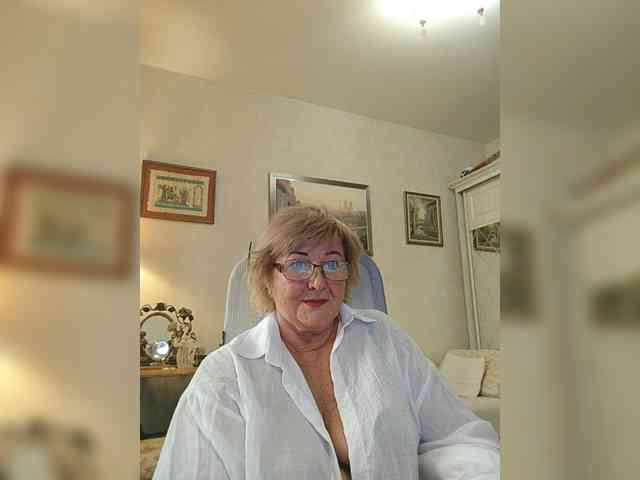 KarinkaSweet webcam
