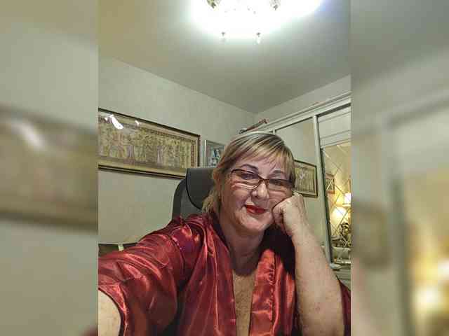 KarinkaSweet webcam