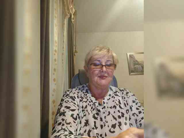 KarinkaSweet webcam