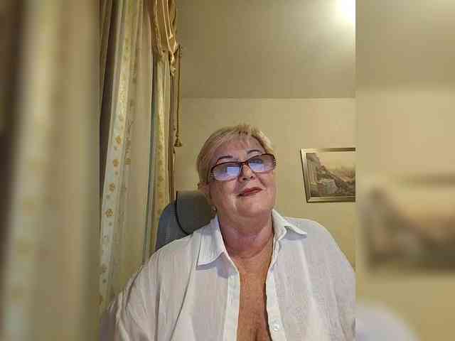 KarinkaSweet webcam