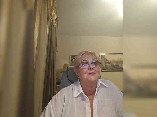 KarinkaSweet webcam