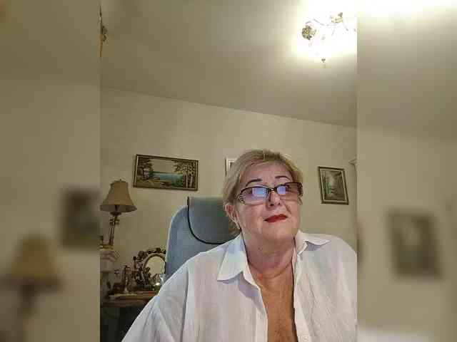 KarinkaSweet webcam