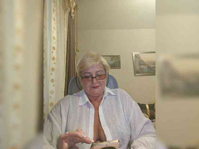 KarinkaSweet webcam