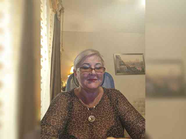 KarinkaSweet webcam