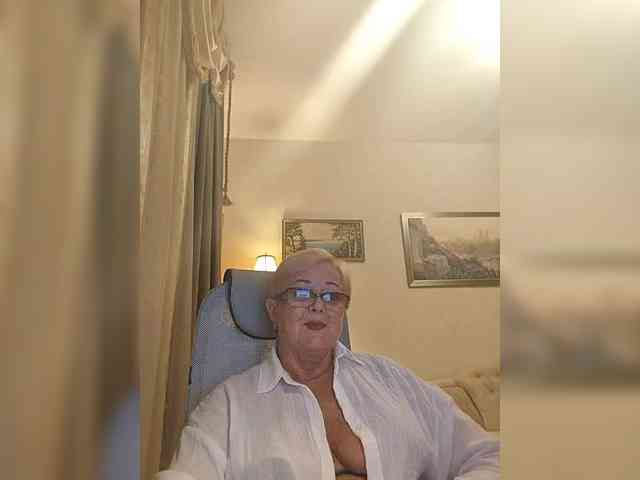 KarinkaSweet webcam