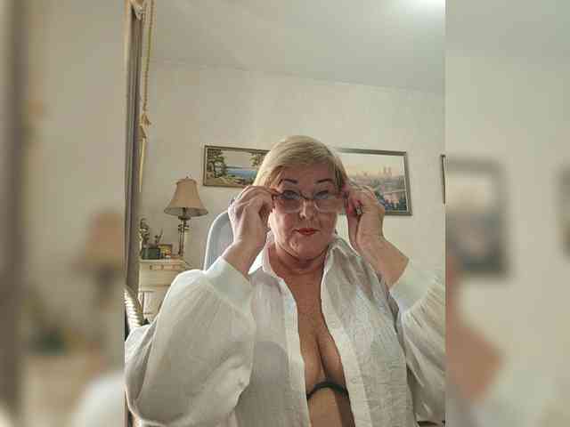 KarinkaSweet webcam