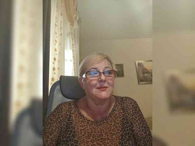 KarinkaSweet webcam
