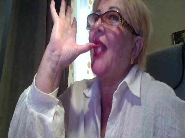KarinkaSweet webcam