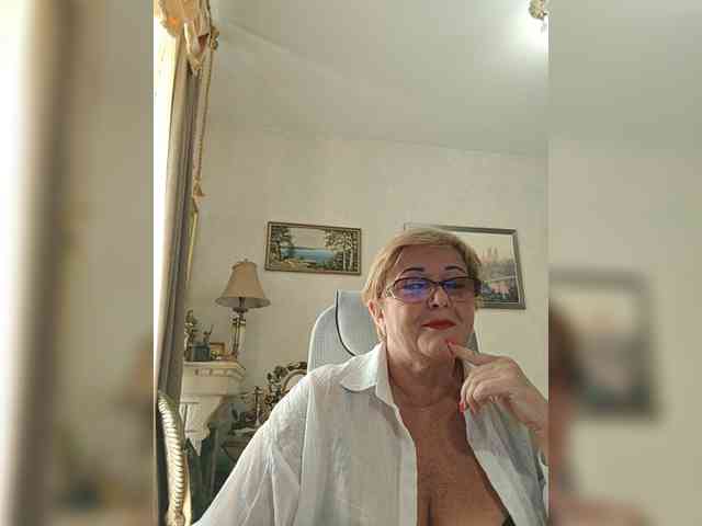 KarinkaSweet webcam