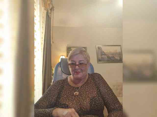 KarinkaSweet webcam