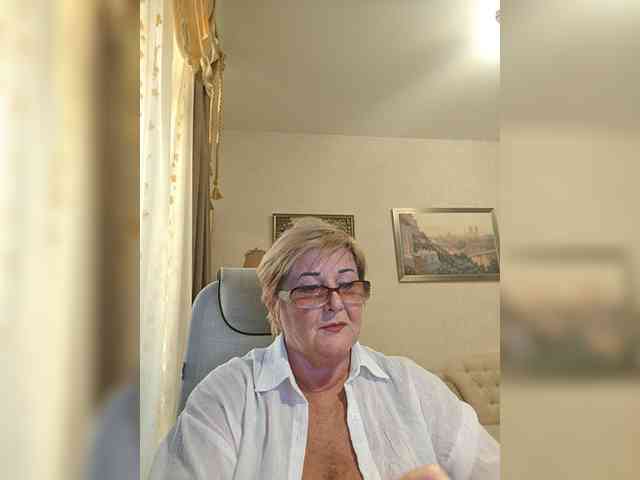 KarinkaSweet webcam
