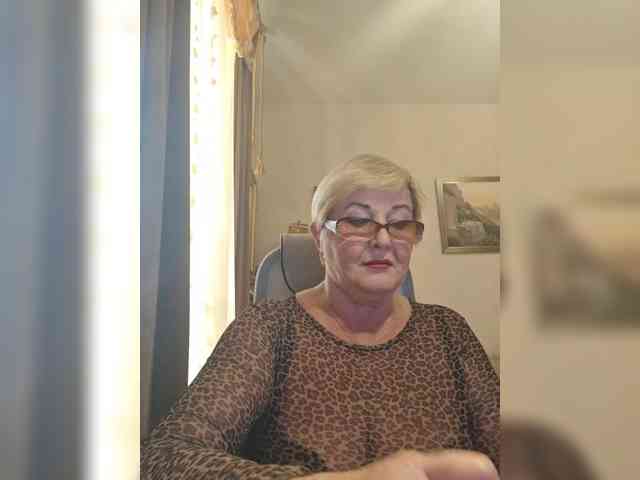 KarinkaSweet webcam