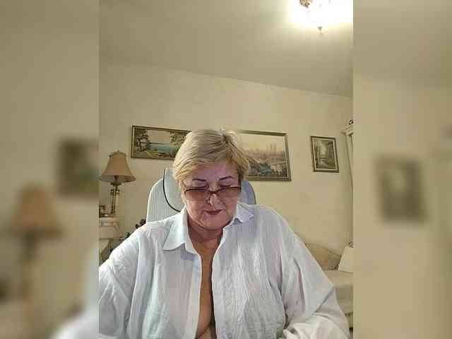 KarinkaSweet webcam