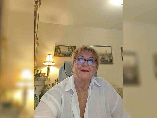KarinkaSweet webcam
