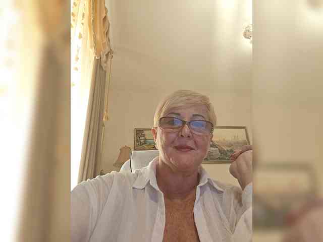 KarinkaSweet webcam