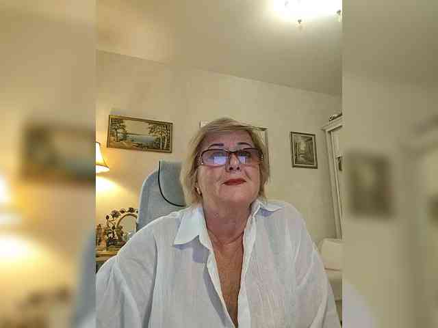KarinkaSweet webcam