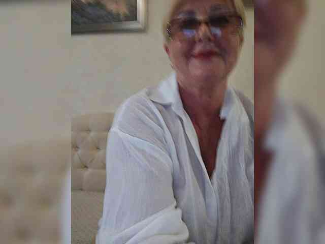 KarinkaSweet webcam