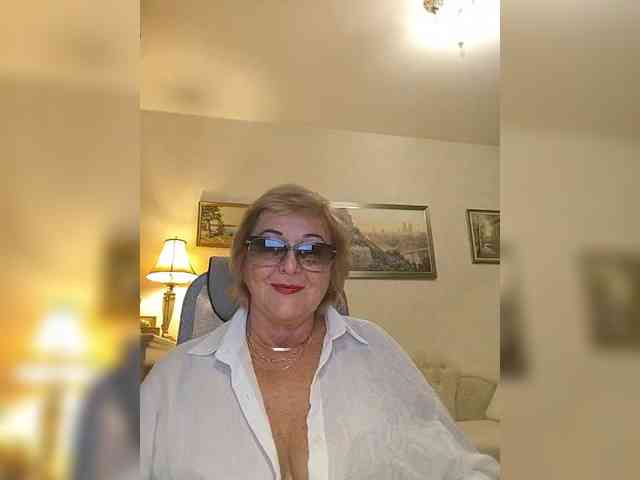 KarinkaSweet webcam