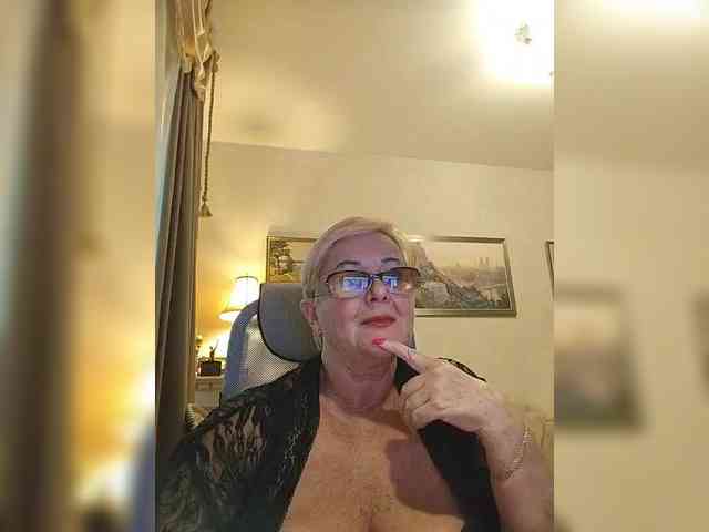 KarinkaSweet webcam