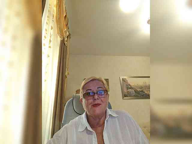 KarinkaSweet webcam