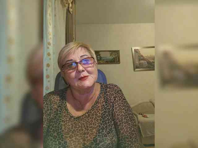 KarinkaSweet webcam