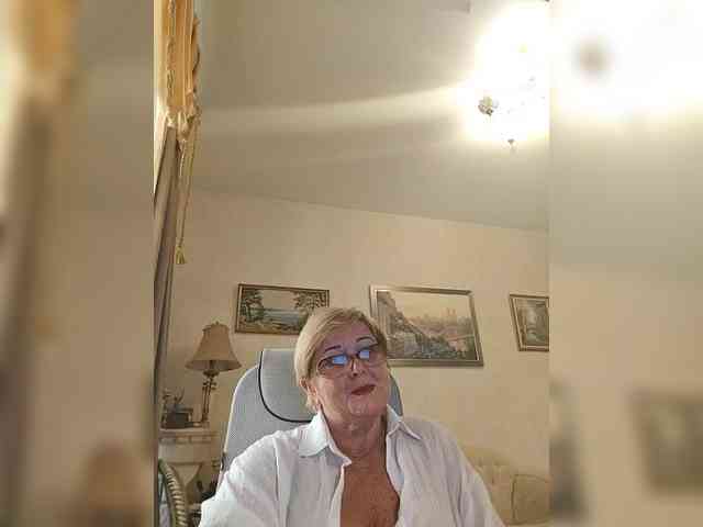KarinkaSweet webcam